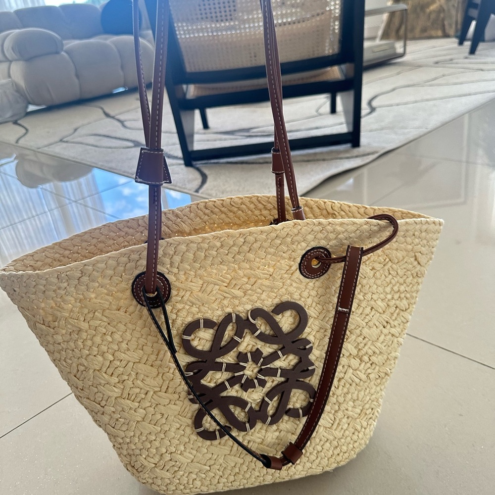 Beach tote woven medium size brown accent